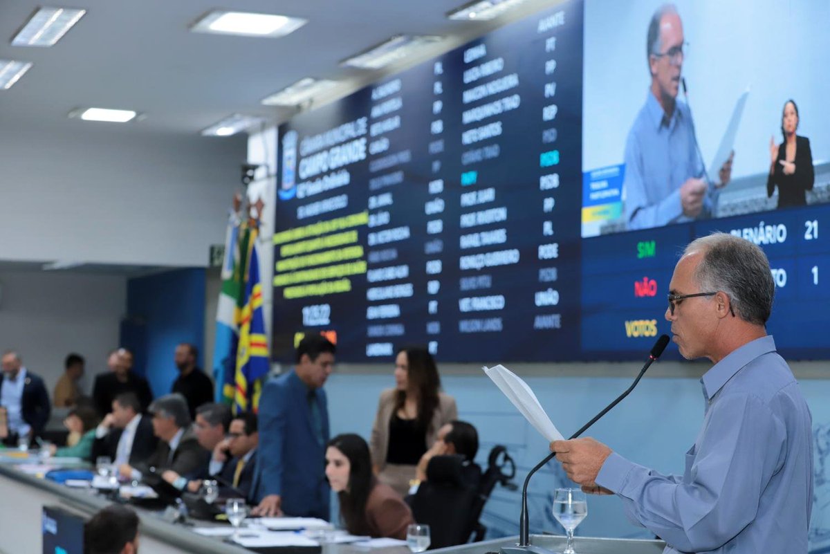 camaracgms's tweet photo. Durante a sessão desta quinta-feira (15), Vagner Virme Dolci utilizou a Tribuna da CG para pedir a permanência da Unidade de Saúde da Família (USF) na Vila Corumbá. A prefeitura informou sobre o fechamento da unidade devido a irregularidades no prédio alugado. https://t.co/NZOB4jskw6
