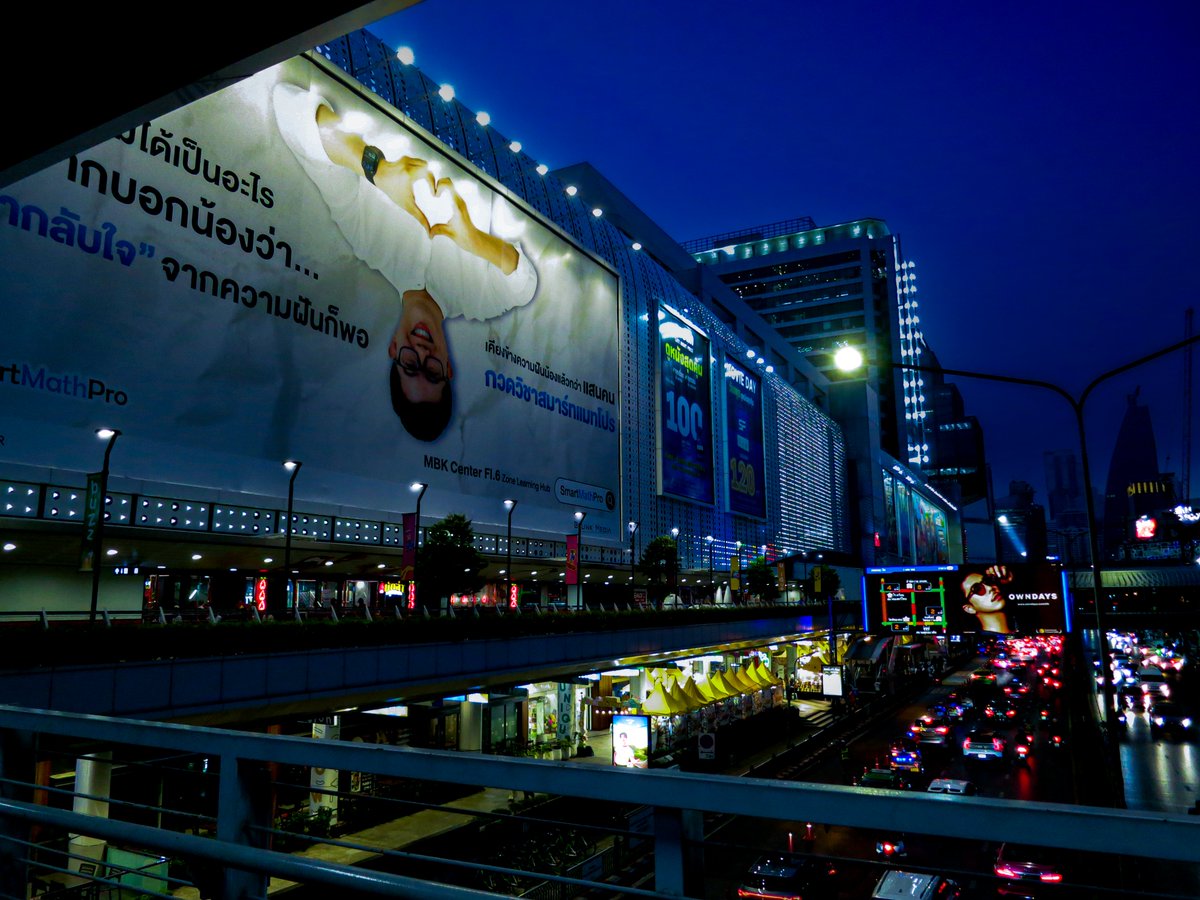 Ghost_Cat666's tweet photo. Elegance in every corner, memories in every frame. ✨

Under the city lights, every moment feels timeless.

#Bangkok #CityLights #Nightscape #UrbanElegance #LuxuryVibes #AestheticMood #NightPhotography #ExploreMore #TimelessMoments #MBK18w https://t.co/WVnls3J3SP