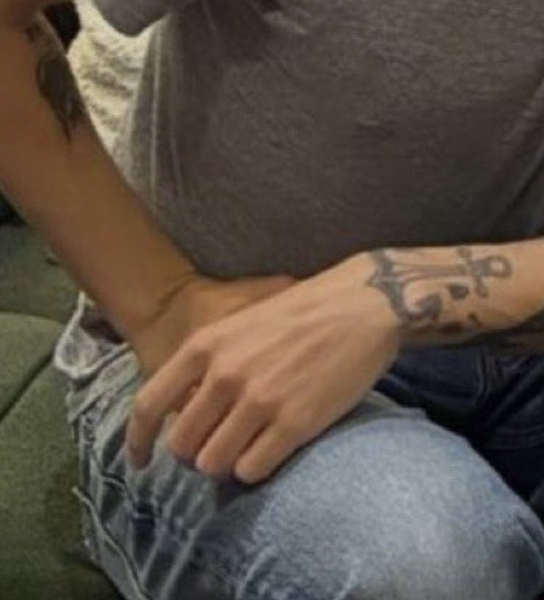 tattoosrry's tweet photo. everything about him is so endearing🥹🤏🏼 https://t.co/VBSeboixej