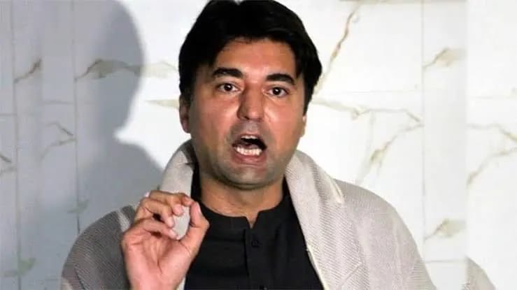 JavedChOfficial's tweet photo. *بریکنگ نیوز: مراد سعید مل گیا*

افغان ذرائع نے دعویٰ کیا ہے کہ پی ٹی آئی کے رہنما مراد سعید اس وقت افغانستان کے صوبہ پکتیکا کے  شہر شرنہ میں موجود ہیں ، مراد سعید کو شرنہ میں افغان طالبان (TTA) کے مقامی رہنما عبد الخالق آخوند نے پناہ دی ہے https://t.co/4NPKtSFRrG