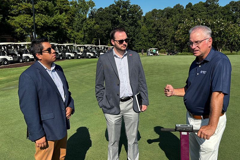 GCM_Magazine's tweet photo. Last month, @PLCCGCS welcomed a visiting political delegation to Bear Trace at Harrison Bay to show off the course's environmental advances. Get the full story: https://t.co/G1G6vuq3eF @GCSAA https://t.co/LKVPtVZpF6