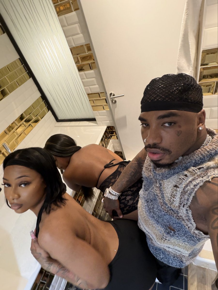 ogpimpvelli's tweet photo. pigalle https://t.co/aavztKsmya