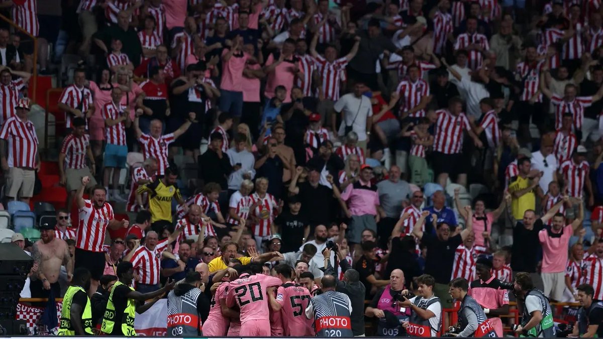 MiguelMartinho7's tweet photo. Estiveram quase a fazer história em casa, a ceder o resultado no último minuto com derrota em Leiria contra o Sunderland.

Mas foi um grande esforço do Torreense que competiu contra uma equipa da Premier League, e demostrou bem! 

#SCUTSAFC #UEL https://t.co/FZALeZ9zfs