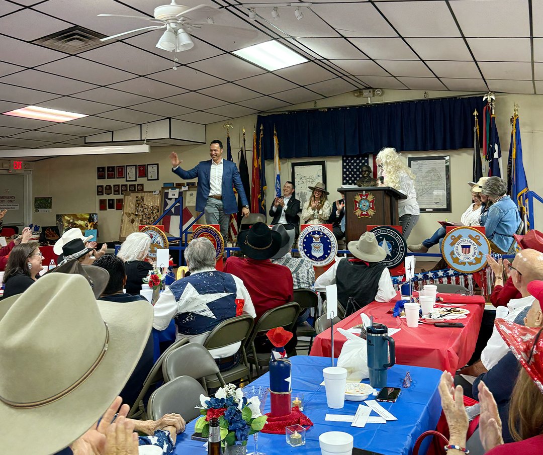 teixeiramark25's tweet photo. Enjoyed visiting with the Canyon Lake Republican Women last night!

We discussed protecting taxpayers, tackling the national debt, defending election integrity, and putting TX-21 first.

They’re fired up and ready for early voting to begin Monday! https://t.co/ZOp3OxaQA1