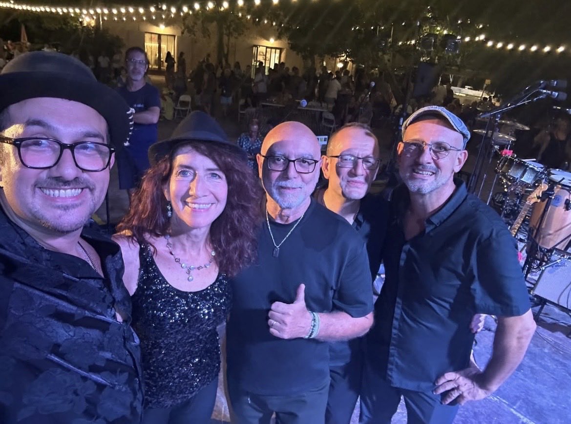 Chestnutstrings's tweet photo. Valerie Ghent! #valerieghent #valerieghentfans #valerieghentmusic #blues #RBmusic #soul #CHSIPromotions https://t.co/W7W1ijzO69
