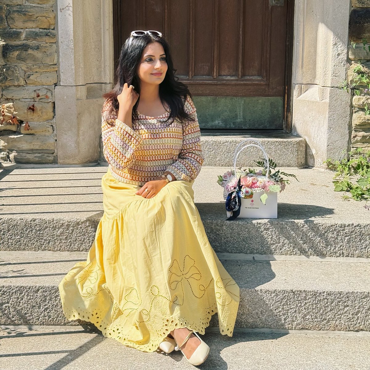Abeera_rameez3's tweet photo. Sunshine on my skin, yellow on my soul ☀️💛
Simple moments, soft vibes, and a little bit of grace ✨
#YellowVibes #SunshineMood #SoftGirlEra #WeekendLook #EffortlessStyle #GoodVibes https://t.co/Xk1hV6rikq