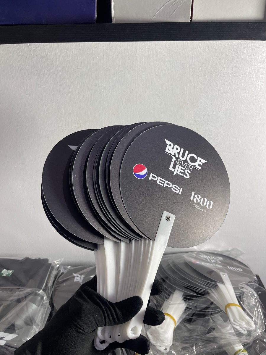 folanimprint's tweet photo. Premium Handfan 

MOQ: 100pcs 
Delivery: 5-7days 

#thebrandingexperience #folanimprint https://t.co/pk8UVTwCz3 https://t.co/aeD47x2e1X