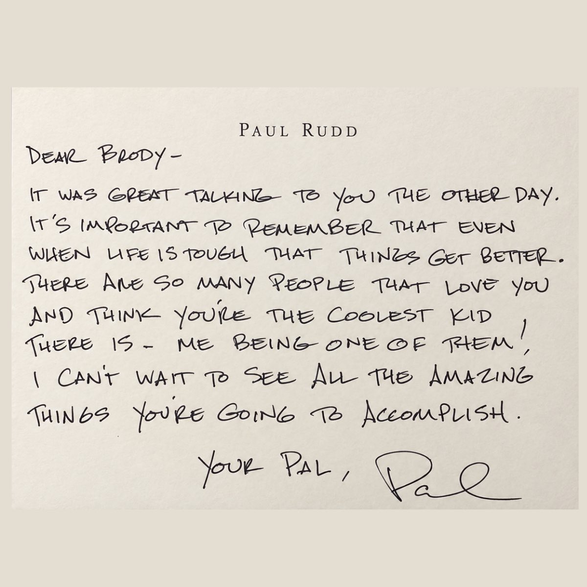 MCU_Fanatics's tweet photo. After classmates left a boy’s yearbook nearly empty, Paul Rudd called him and sent a signed Ant-Man helmet with an encouraging letter. https://t.co/ReFclqSgPX
