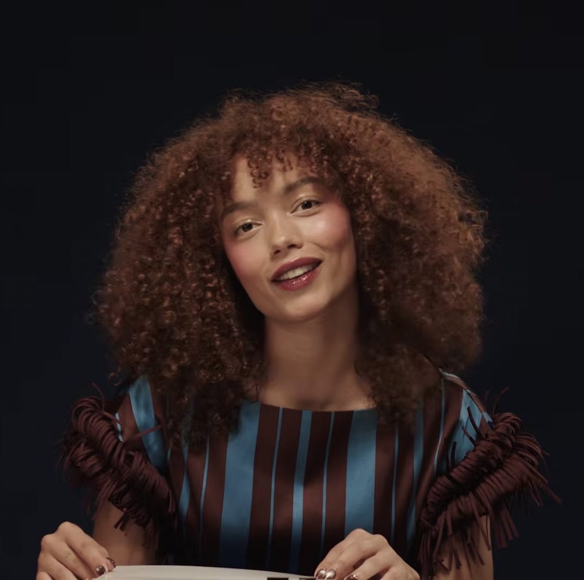 peakdove's tweet photo. she looks incredible i love this hair and makeup https://t.co/Uc24gyn485
