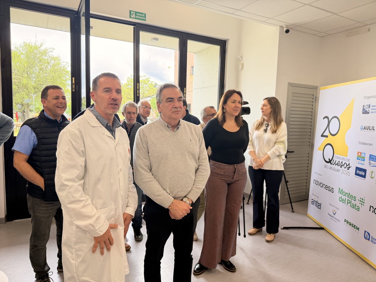 IntColonia's tweet photo. El Intendente de Colonia, Guillermo A. Rodríguez, estuvo en la UTEC en el Concurso Nacional de Quesos. Ver más en https://t.co/UTKmanp2Es
#intendenciadecolonia https://t.co/IzNTfrYNDg