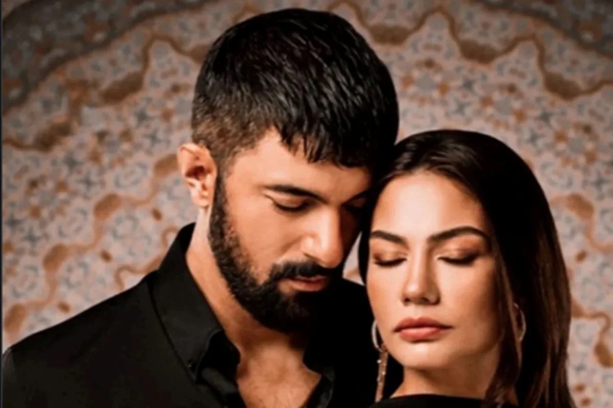 Metropoles's tweet photo. 🌎 MUNDO | Atriz de Meu Nome é Farah é resgatada após inundações na Turquia

A atriz turca Demet Özdemir foi afetada pela tempestade que atingiu Istambul nessa quarta-feira (14/10). Ela estava em um estúdio que alagou https://t.co/FQwroZpwUQ