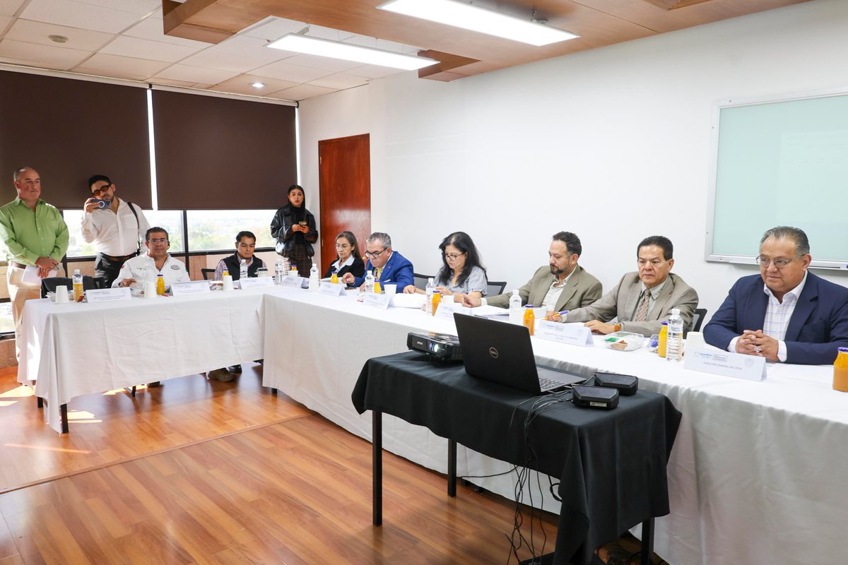 SNTEAgs's tweet photo. Esta mañana, la Mtra. Adriana Ochoa Díaz participó en la Tercera Sesión Ordinaria 2026 de la Junta de Gobierno del IIFEA, destacando la importancia de fortalecer la infraestructura educativa para contar con espacios seguros y adecuados.

#SNTESección1 #SNTEAguascalientes https://t.co/NMhAsSoV5x