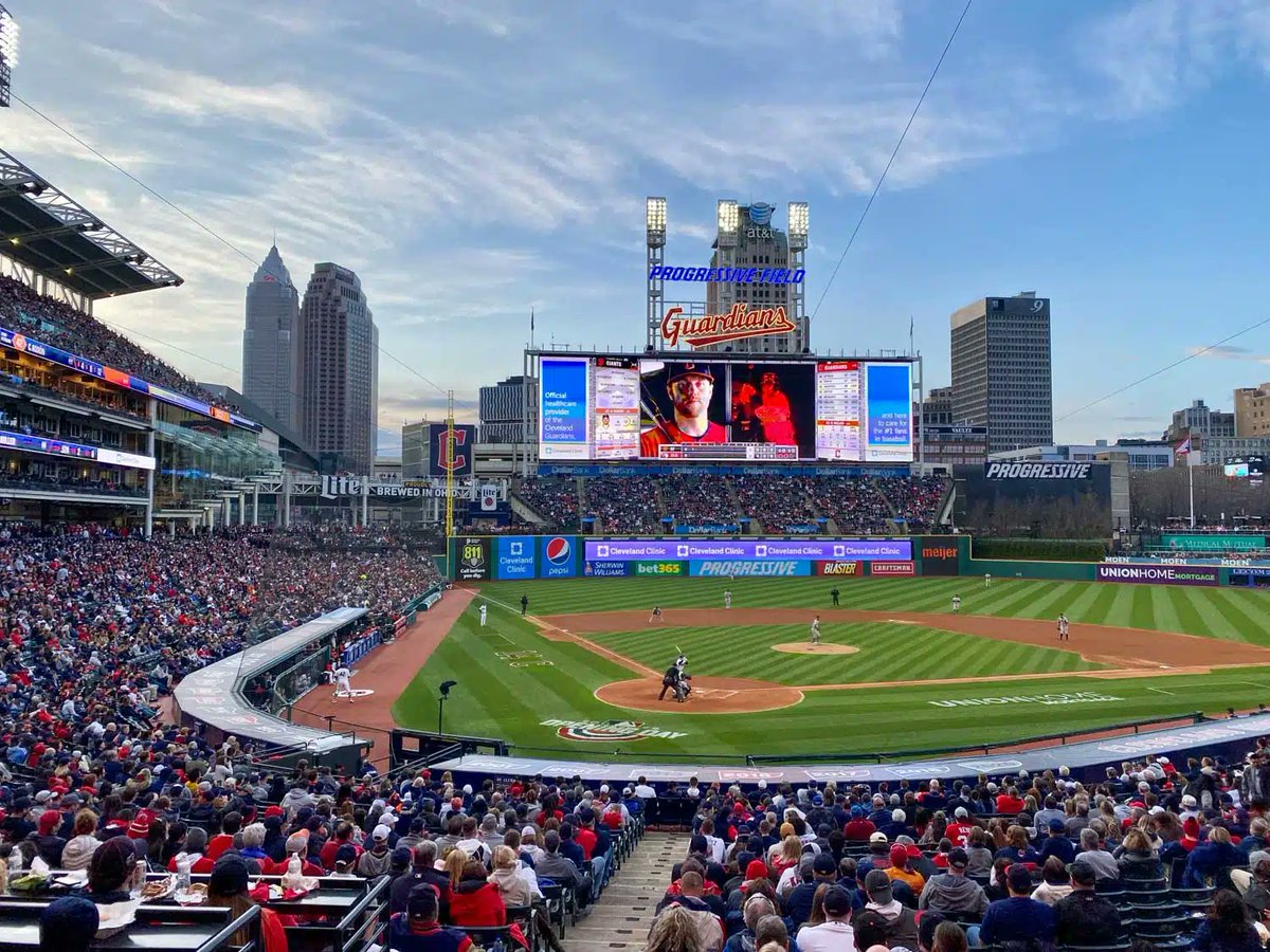 BIGFANSBLOG's tweet photo. Guardians Lead Rays in ALCS Game 3 at Progressive Field https://t.co/hEUsmUwNDE
#Guardians #ClevelandGuardians #MLBPlayoffs #ALCS #Baseball https://t.co/lAexMw0lB7