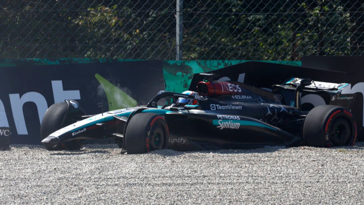 VaxMerstappen16's tweet photo. @AKA12____ At home race? 
(Not throwing shade on both, just want to share) https://t.co/NWBtzaVkYK