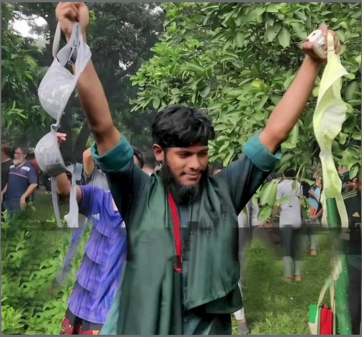prabodhak's tweet photo. @aisa_official_ Bangladeshi inspiration is here. https://t.co/xtS3o2F0hm