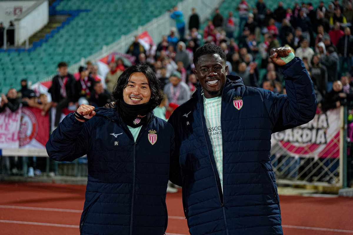 isacohen10's tweet photo. Le gros souci ces derniers matchs, c’est la concentration. Trop d’erreurs simples, de pertes de balle, d’efforts pas finis. C’est pas un souci de niveau, mais d’implication. FL doit remettre les joueurs dedans. Ptêt qu’un bon recadrage s’impose #CSKAASM #ASM https://t.co/F1NEgTkaSV