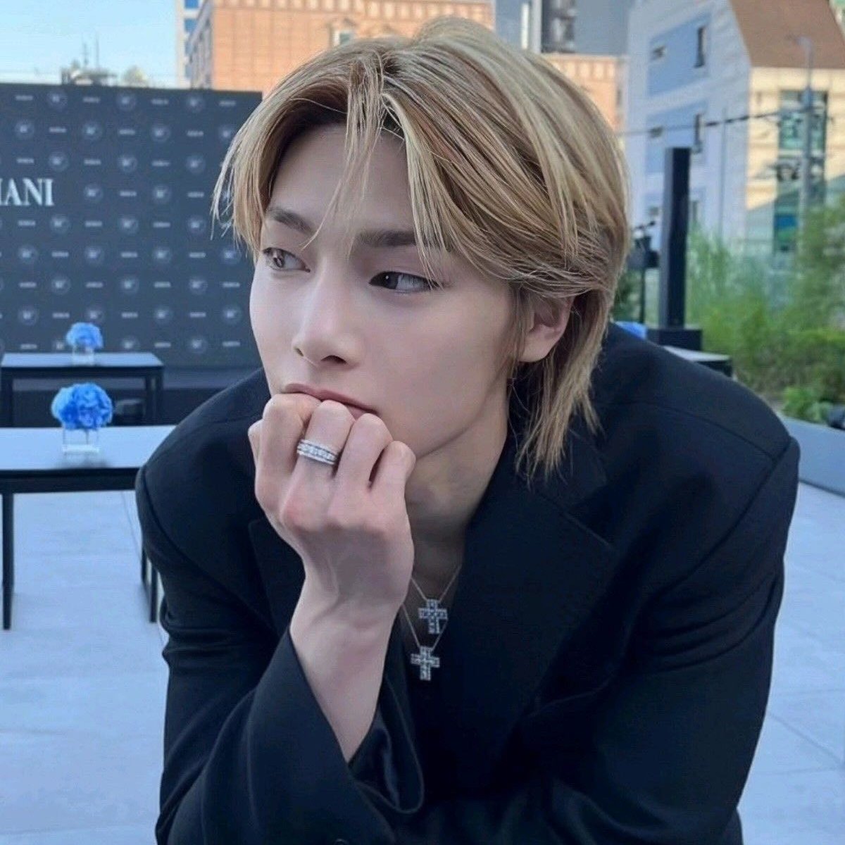 myhallucinatIN's tweet photo. he's so beautiful does anyone know what to do about this https://t.co/WWkQO7Eqzd