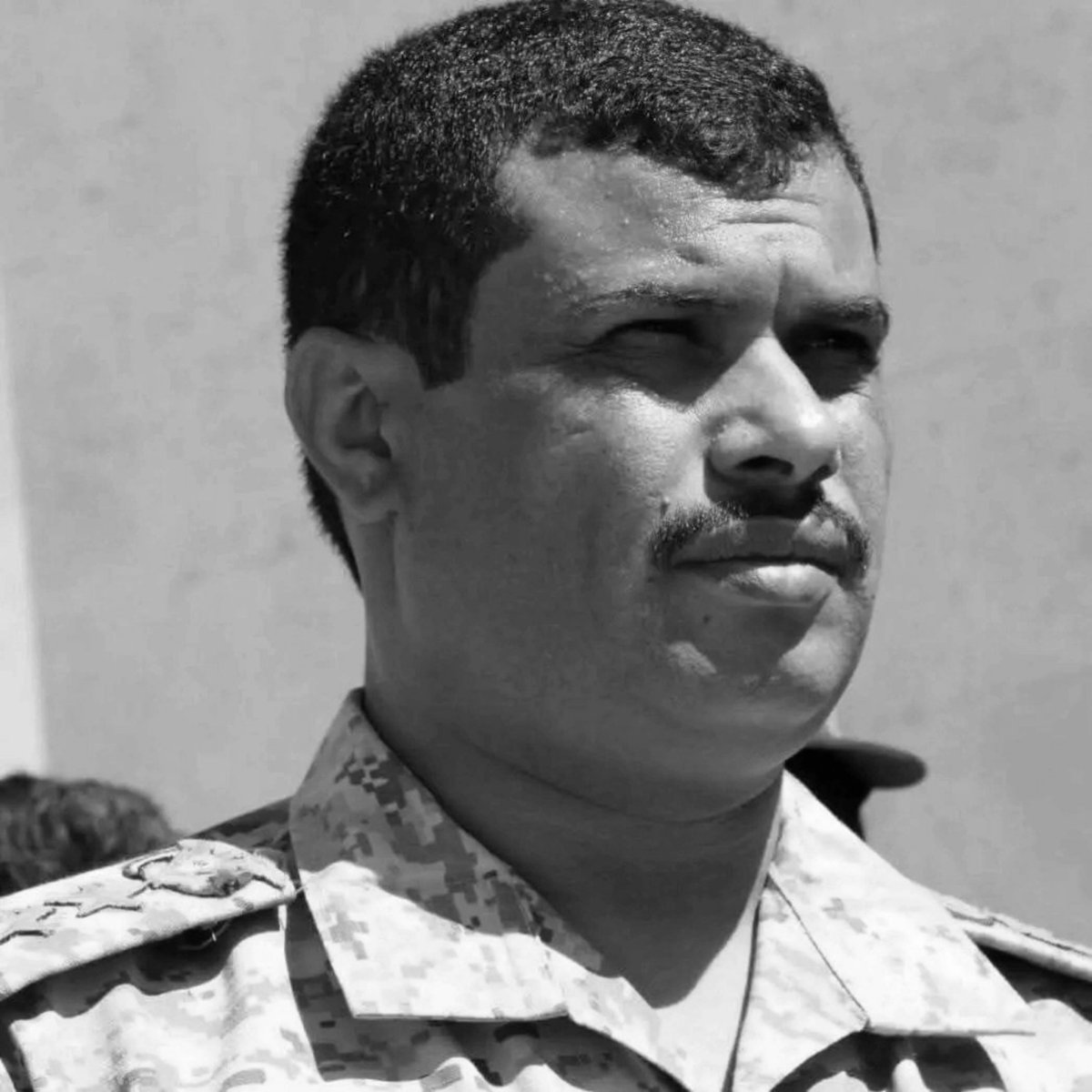 DrMoh_Aljammal's tweet photo. هو الله ☝️

بضربة صاروخية دقيقة جدا 🔥💀⚡️
مصرع منتحل صفة لواء ركن / مجاهد الغليسي قائد مايسمى #الفرقة_السابعة_طوارئ وعدد من قيادات مرتزقة التحشيدات السعودية في جبهة #الجوف بالإضافة إلى إصابة بالغة الخطورة لمنتحل صفة عميد/ ياسر ثوابه قائد مايسمى #اللواء_الثالث_طوارئ  

تدخلت مروحية الاباتشي لتأمين الإخلاء الطبي من مكان الضربة وتعزيز قوات المرتزقة الزاحفة بعد انهيار معنوياتها في الوقت الضائع .

تم حرق عدد من المدرعات والآليات وقتل وجرح وأسر الكثير من التحشيدات التابعة للعدو السعودي .