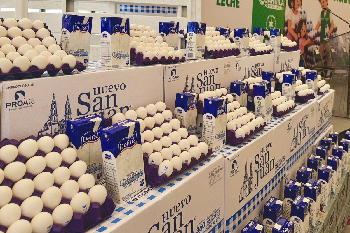 trcambiente's tweet photo. 🌱🥚Desde la Dirección de Medio Ambiente, acompañamos al alcalde Miguel Ángel Riquelme a la entrega de huevo y leche en la colonia Magdalenas, en coordinación con el senador Gabriel Elizondo y el equipo de Mejora Coahuila. https://t.co/J6d0U83hNg