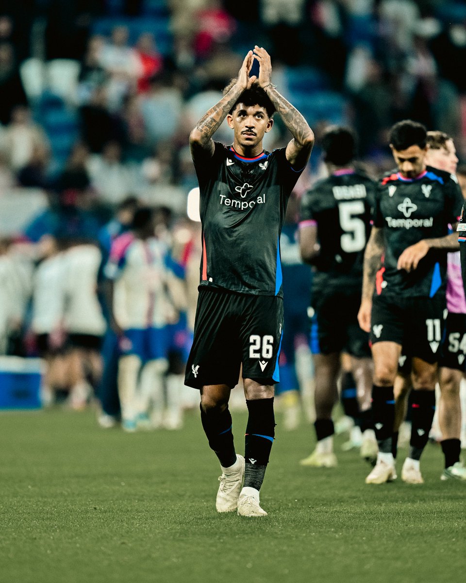 CPFC's tweet photo. Always behind us.

Thank you for your support, Palace fans 🖤 https://t.co/nVDiqocMIT