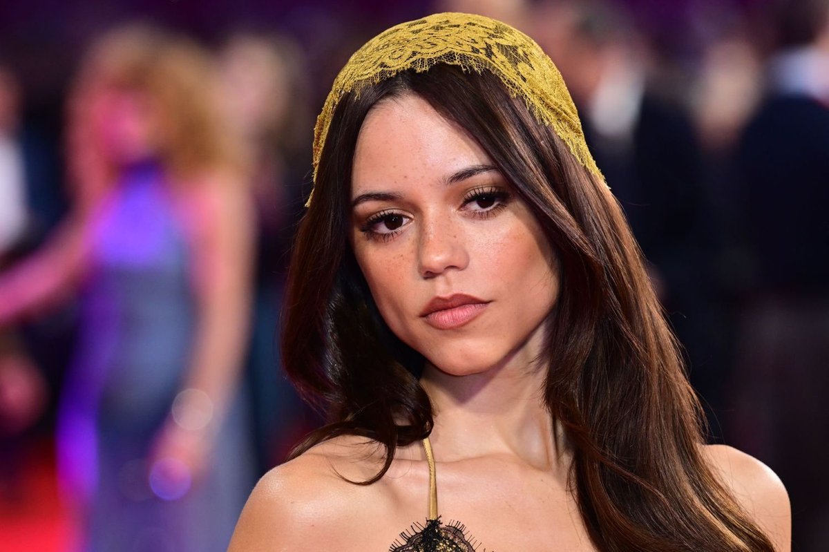 Roxdk7's tweet photo. JENNA ORTEGA FACE CARD https://t.co/Y80rUdwH22