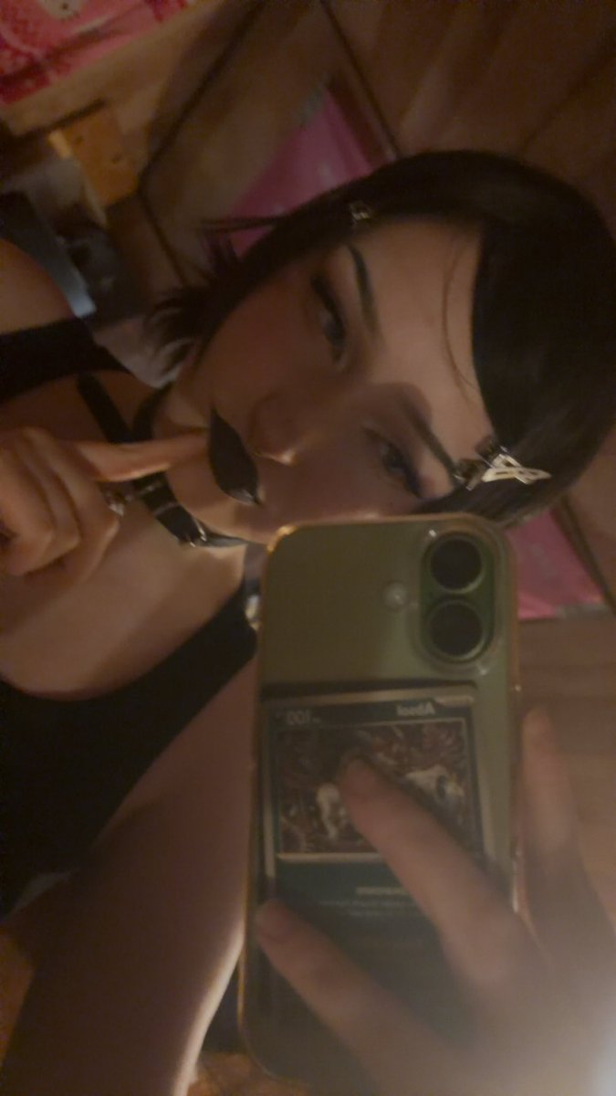 Stevi3Wild's tweet photo. Who’s feeling generous and wants to play for my nails and toes 😛☺️ https://t.co/E0GaBcTdb3