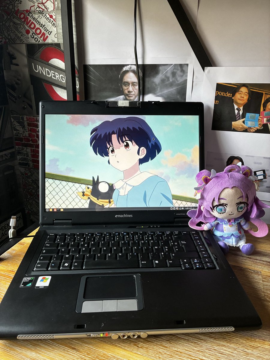 LohanSaotome's tweet photo. コンピューターeMachine(ACER)、E620のモデルです。✨かんぺきに動きます。　LinuxMintの軽量版です。💾💻
#コンピュータ　#レトロ　#LinuxMint https://t.co/MDGqoRtl1E