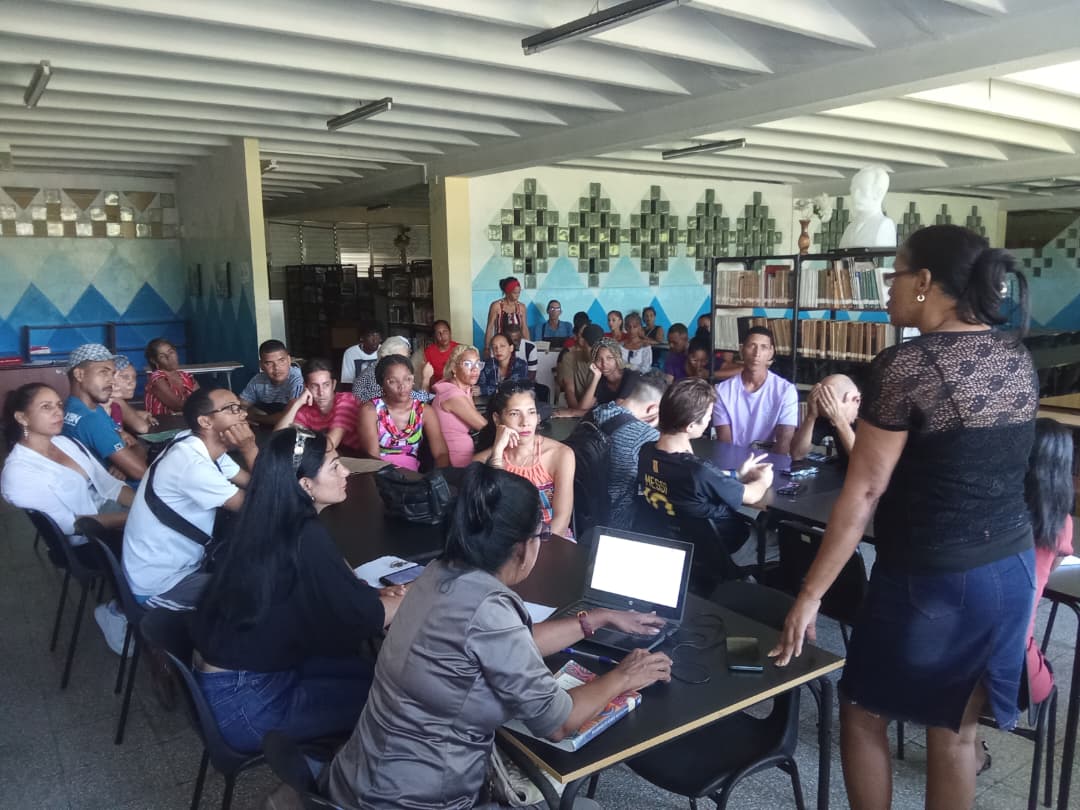 UG_Cuba's tweet photo. #UniversidadCubana

🏛 Los trabajadores de la Dirección General 3 de la @UG_Cuba, integrada por las áreas de: Informatización, Comunicación e Informática desarrollaron un amplio debate sobre el anteproyecto de Ley de Educación.

#ComunidadUG #50mesaños #Guantánamo https://t.co/KLNfZ6Nvg8