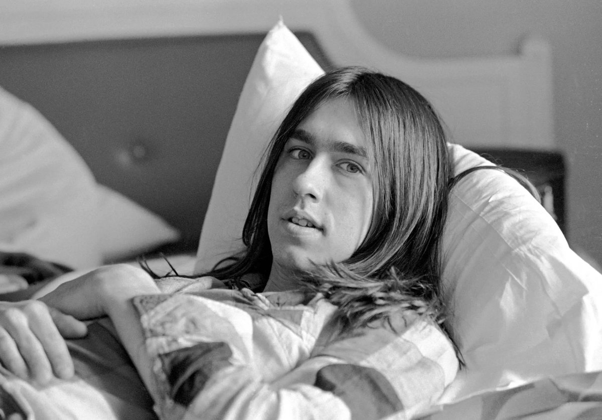 BIGFANSBLOG's tweet photo. David Surkamp Lead Singer of Pavlovs Dog Dies at 73 https://t.co/BnXq37H1Sb
#DavidSurkamp #PavlovsDog #RockMusic #MusicNews #RockLegend https://t.co/hUXaYcLgUz