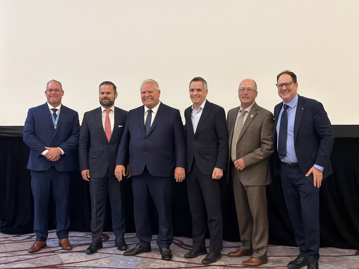 JZerucelli's tweet photo. Building Ontario starts with the women and men of the building trades. Honoured to speak at the 69th annual Ontario Building Trades Convention today.

Every home, every hospital, every bridge starts with a tradesperson. Our job is to make sure they have the training, the good jobs and the backing to keep building. That's why we are investing in Team Canada Strong and putting more than $430 million over five years into the Union Training and Innovation Program, so union training centres can expand, modernize and train more workers.

Great to be joined by MP Bruce Fanjoy. Glad to see Premier Doug Ford, Minister David Piccini and Mayor Mark Sutcliffe in the room.

From Windsor to Thunder Bay to Ottawa, we are building Ontario strong. 🛠️🇨🇦