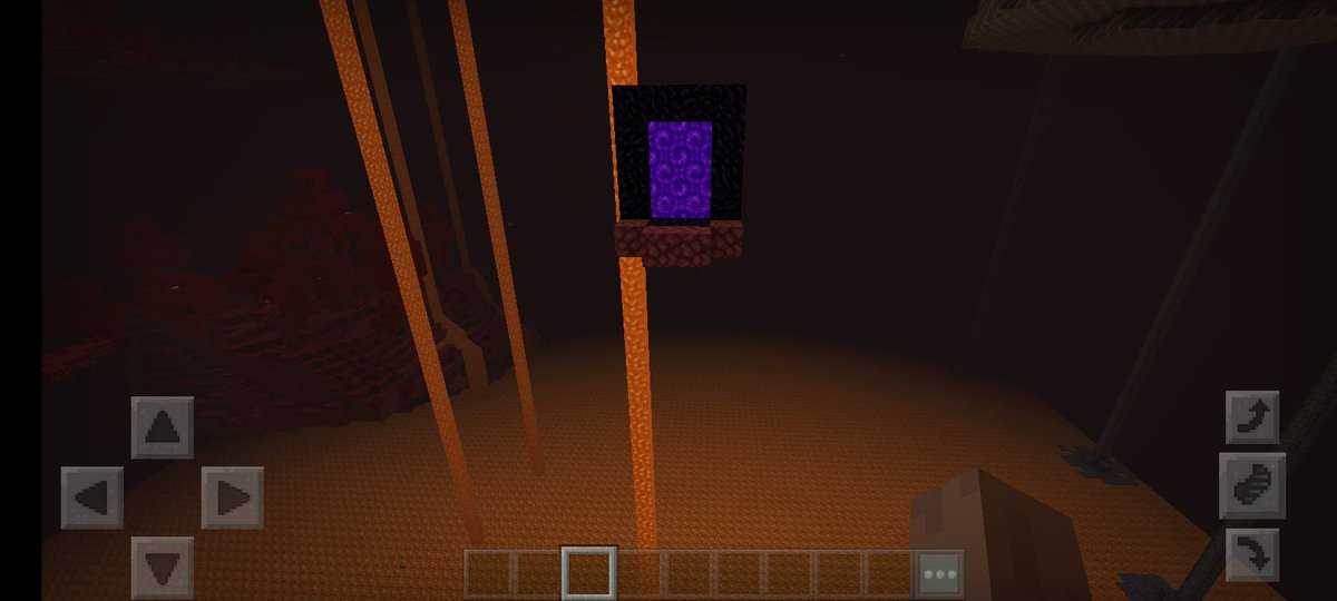 roaacelinew's tweet photo. كنت عم العب ماينكرافت وسويت بوابة عالم النذر ودخلت وابن ال...رسبني هون ومتت لأني وقعت شو هالرسباونننن ؟شو اسوي عطوني حل؟ https://t.co/SXA4gad7CS