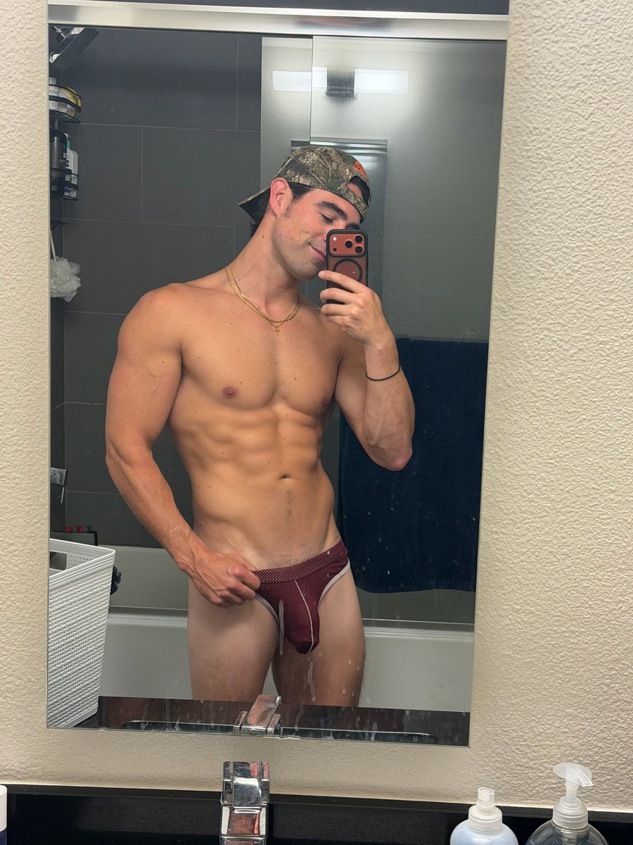 TalianStallion3's tweet photo. 👀👀 https://t.co/997rpJeaLu