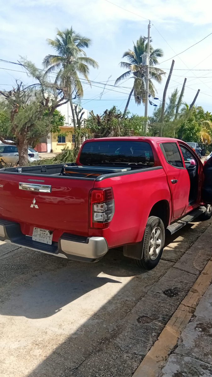 CDPNoticias1's tweet photo. Tras persecución y choque en Coatzacoalcos, cae individuo buscado por fraude en Xalapa https://t.co/lge498M7U6 https://t.co/q5WXSPygNM
