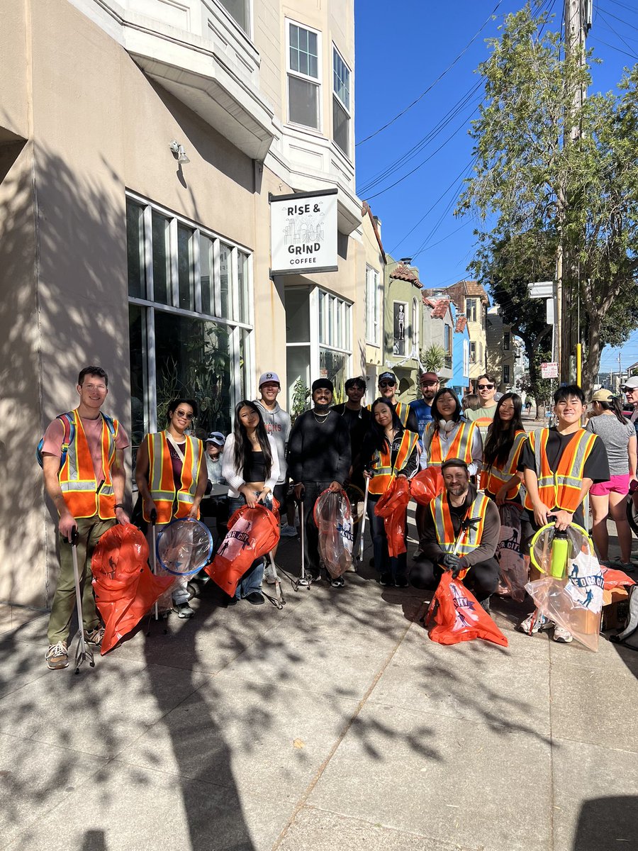 RefuseRefuseSF's tweet photo. Fantastic turnout for the monthly Rise &amp; Grind Cleanup in the Inner Richmond, thanks to a group of nursing students from @usfca and this gorgeous weather.

What better way to spend time outdoors than enjoying the beauty of San Francisco neighborhoods and keeping them clean! https://t.co/esEIkqIvDY