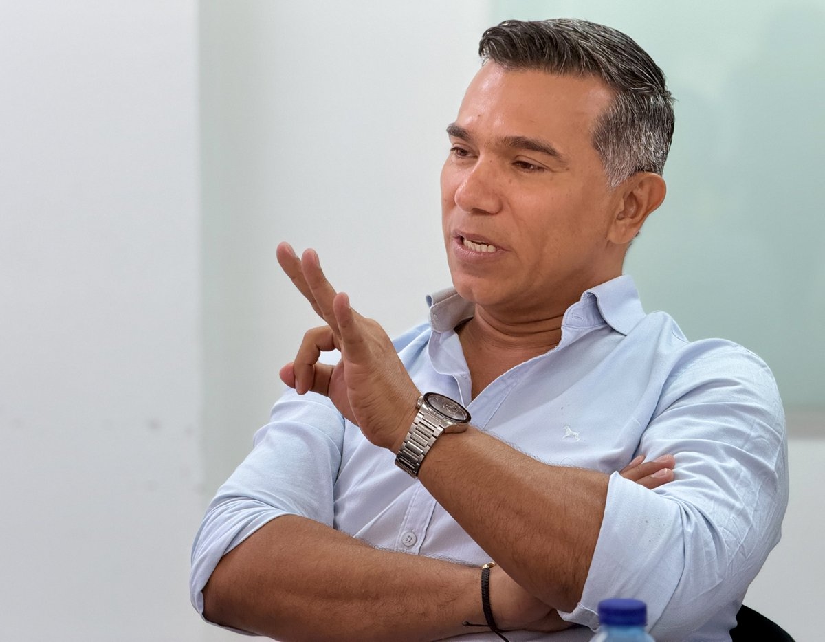 CGR_Colombia's tweet photo. En su visita a 📍Valledupar, el Contralor General de la República, Jorge Laverde Vargas, destacó la importancia de fortalecer la sinergia entre la Contraloría, @FiscaliaCol , @PGN_COL  y @DefensoriaCol para articular capacidades e intercambiar información en el marco de sus competencias.

El trabajo coordinado entre las entidades permite sumar esfuerzos para identificar posibles irregularidades, fortalecer las actuaciones institucionales y avanzar en respuestas más oportunas frente a las problemáticas que afectan a los territorios.

La articulación institucional es clave para fortalecer el control fiscal y contribuir a la defensa de los recursos públicos de los colombianos.

#ControlLibertadYOrden
