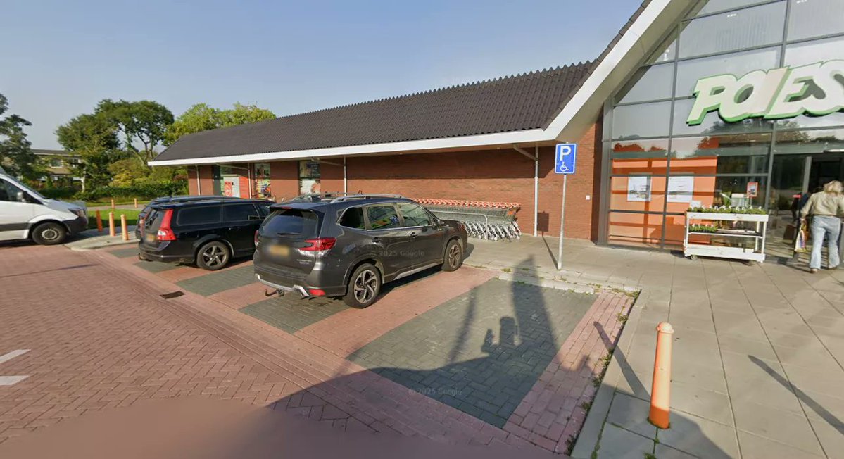 MoordplekkenNL's tweet photo. Rechtbank Leeuwarden staat toe dat advocaten 11 getuigen horen over steekpartij Noardburgum (18 april 2026). Vier Syrische verdachten vervolgd voor poging tot doodslag op 16-jarige. Inhoudelijke zitting uitgesteld, 19-jarige verdachte vrij met enkelband. 

🔗 https://t.co/GpWQkg06N7

#Noardburgum #Leeuwarden #Rechtszaak #Moordplekken