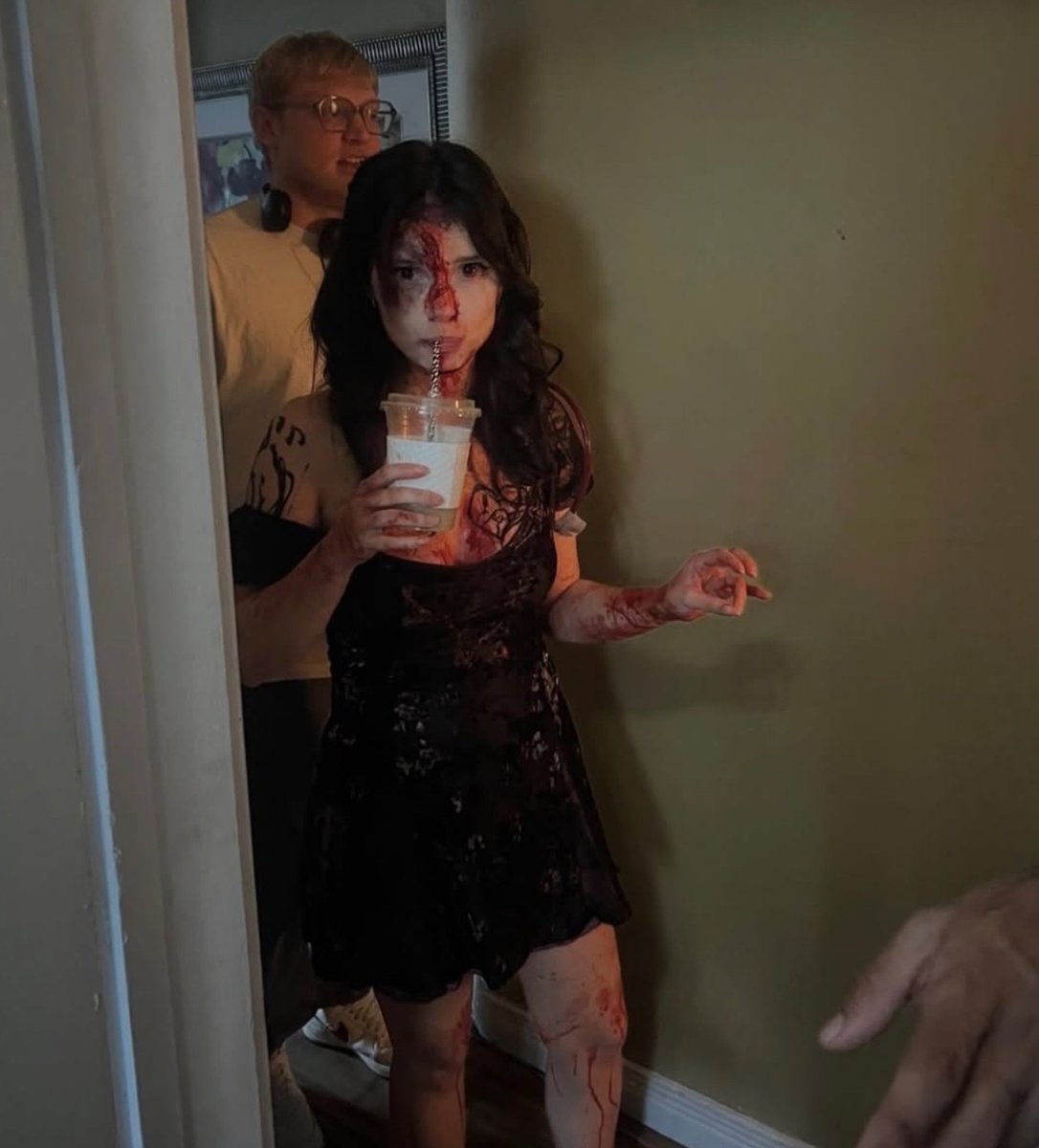 hozierlvrs's tweet photo. love horror bts where they have a lil drinky drink https://t.co/dvbD2HT46E