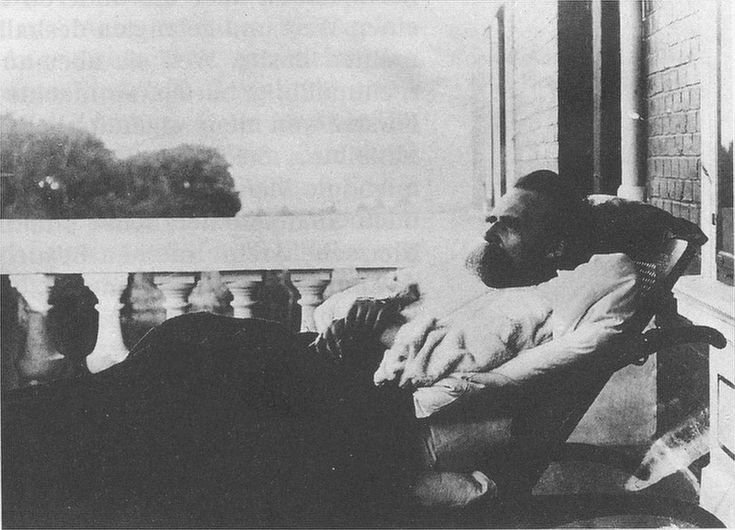 nabi_resuloglu's tweet photo. "Ben insanlardan yoksun değilim, ama kaygılarımın ortak olduğu insanlardan yoksunum"

—Nietzsche https://t.co/JvzO2DglOA