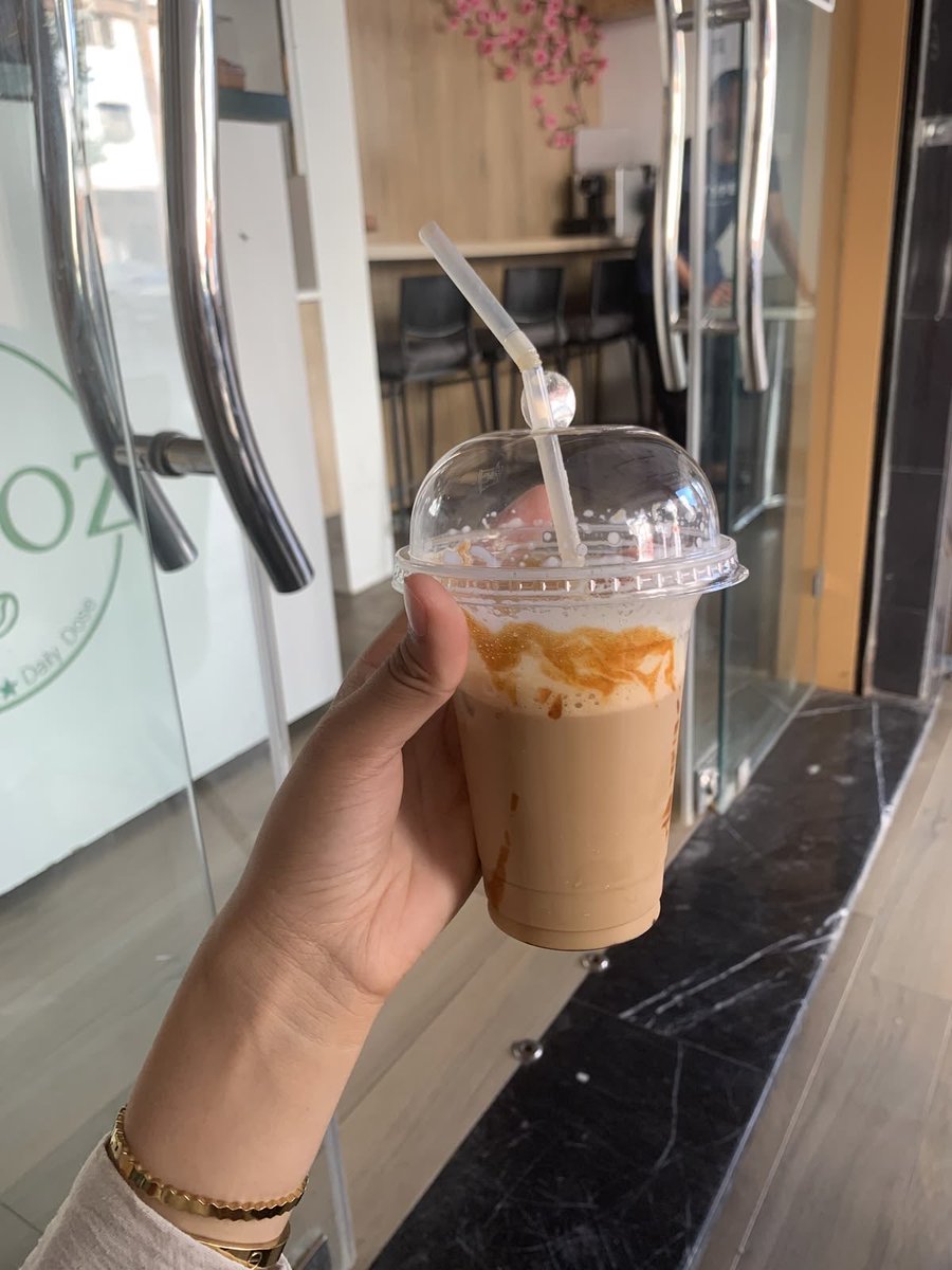 hikaryuo's tweet photo. Vine por mi hijo al aeropuerto ft. un café https://t.co/bnXGHyKgbI