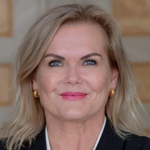Apex_0_1's tweet photo. @berlingske 51 årige kvinder som "Birgitte Borup", skal nok fortælle hvordan verden hænger sammen i den branche hvor kvinder absolut intet har at skulle ha sagt. https://t.co/PLlLUWbZAW