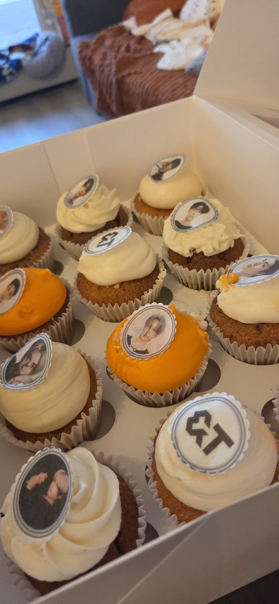 EvilBlakeGwen's tweet photo. &amp;Team Cupcakes for @tales_of_poppy 's birthday https://t.co/sLIHLWY7VN