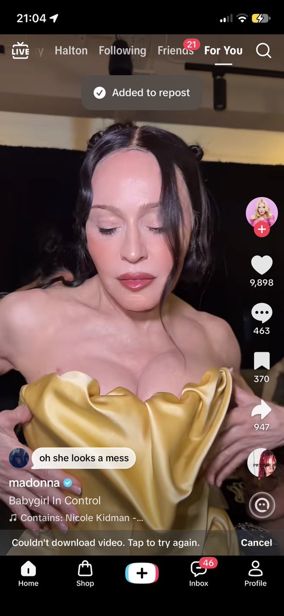 aliasheleshof's tweet photo. oh she looks a mess, the lace lifting and everything… https://t.co/Pm4m6gxJVk