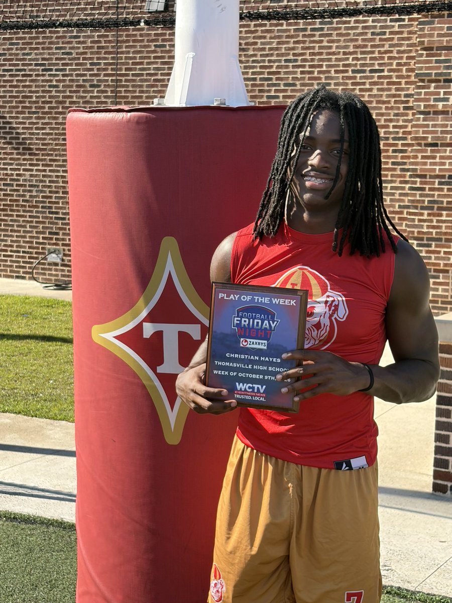 TvilleDogsFB's tweet photo. Bulldog Country,

Congratulations @OfficialChr1s_  for winning the WCTV Play of the Week! https://t.co/xWQW05v0FN