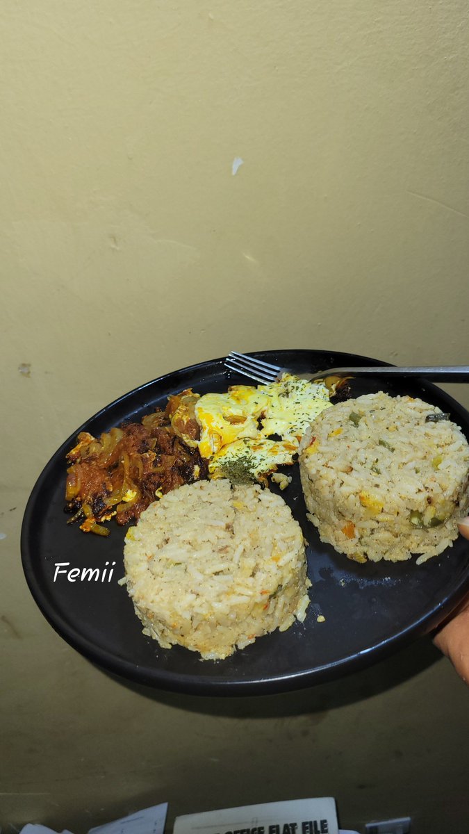 fw_femi's tweet photo. I mean I like cooking but it's not that impressive to call it a talent. https://t.co/8vEDu3t6Kg