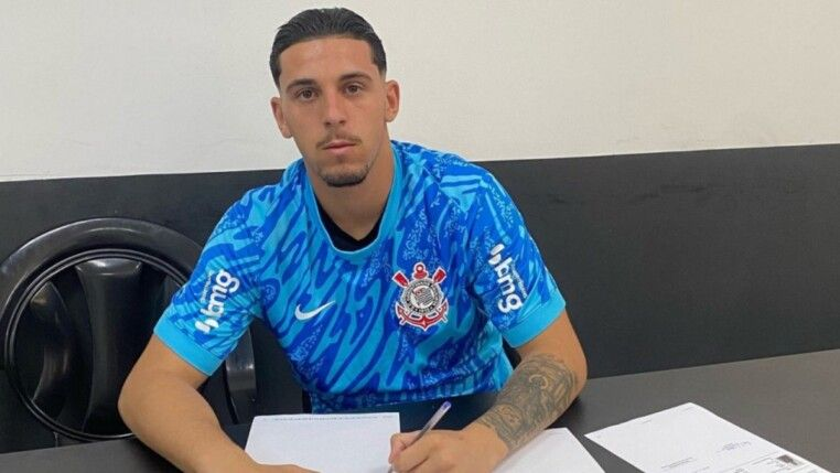 FielNaAlma's tweet photo. 🚨 CORINTHIANS EMPRESTA FILHO DE CONSELHEIRO PARA CLUBE DO ACRE E VAI PAGAR OS SALÁRIOS!

O goleiro Luis Paulo, de 20 anos, filho do conselheiro trienal Paulo Rogério Pinheiros Júnior, foi emprestado ao Independência-AC até agosto de 2027.

Segundo a TMC, o Corinthians continuará pagando 100% dos salários do jogador. O acordo ainda prevê uma taxa de vitrine de 20% para o clube acreano em caso de venda do atleta durante o empréstimo.

Contratado em 2025, Luis Paulo não conseguiu espaço no Sub-20 e passou por empréstimos ao Assisense e ao Mauá. Agora, terá mais uma oportunidade antes de encerrar o ciclo nas categorias de base.

O Corinthians paga os salários, cede o jogador e ainda divide uma possível venda. Faz sentido esse negócio para o clube?

🗞️TMC 
📷TMC