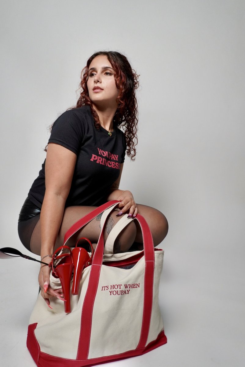 youpay's tweet photo. are you in your youpay bag? 

our “it’s hotter when youpay” tote is available on https://t.co/3RltryDdil now! ❣️ https://t.co/vP1tBSeX8s