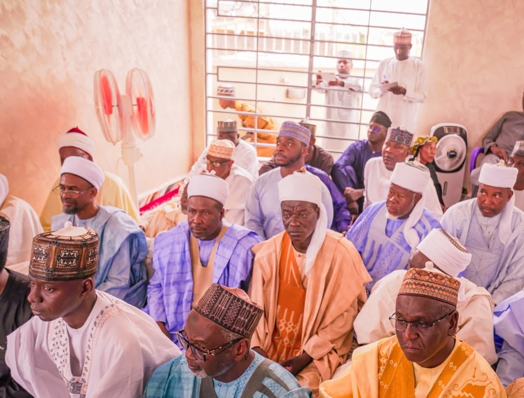 GovernorAUF's tweet photo. Upon my arrival in Yola, I led a delegation to Fufore to commiserate with the Emir of Fufore, Alhaji Sani Ahmadu Ribadu, and the family of late Executive Chairman Dr. Yahaya Saidu.

Dr. Saidu was a dedicated leader whose contributions will be deeply missed. To support his family, I have directed the Commissioner for Education to sponsor the education of one of his sons up to university level.

May Allah forgive his shortcomings and grant him Aljannatul Firdaus.