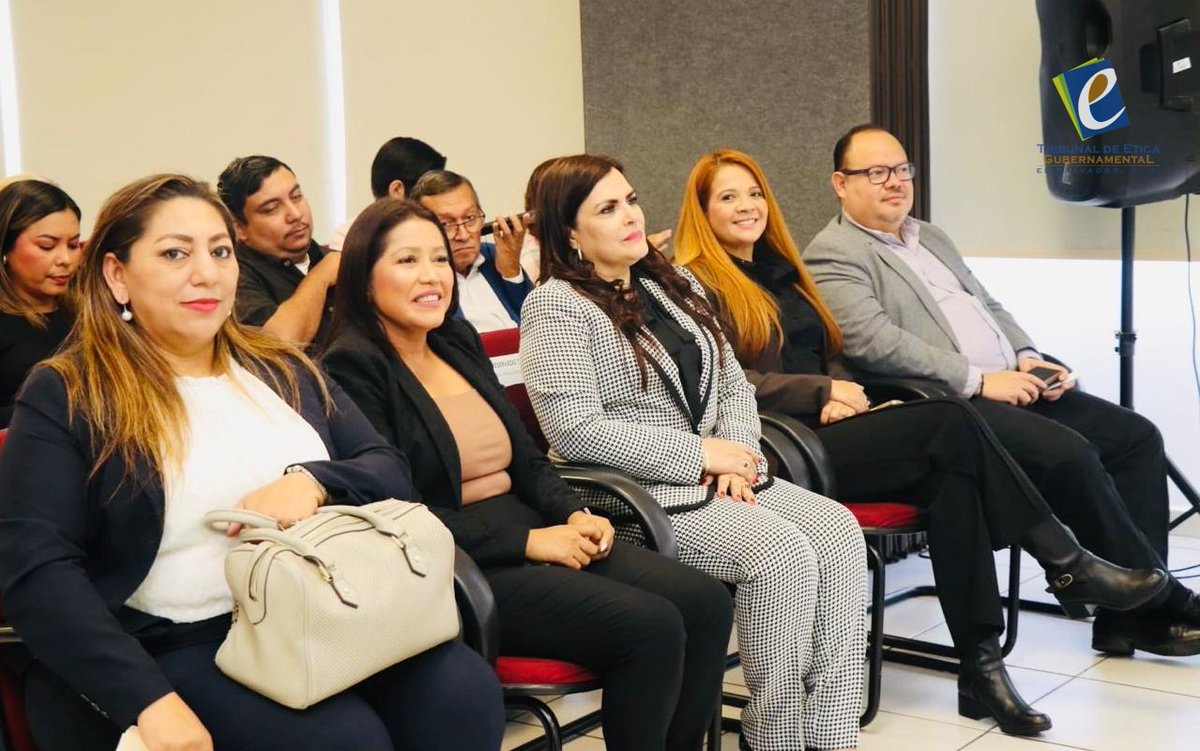 TEG_ElSalvador's tweet photo. La ponente invitada fue la Licda. Liliana Marisol Monterrosa de Mejía, especialista legal de la Agencia Nacional de Inteligencia Artificial (ANIA), con el tema “Aplicación Ética de la IA en la prestación de los servicios municipales”. 🏛️ https://t.co/iEDhhQiPDb