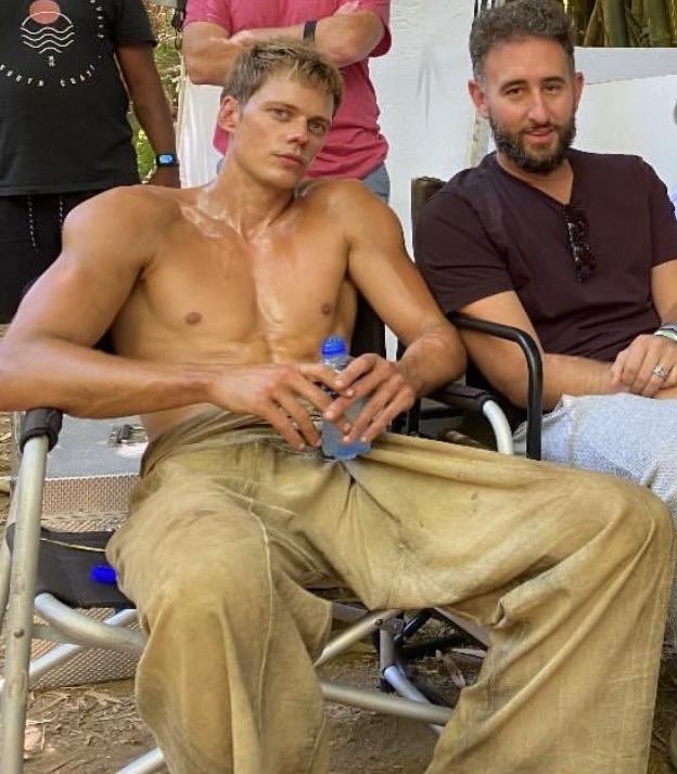 dailybskarsgard's tweet photo. Bill Skarsgard while filming ’Boy KiIIs World’. https://t.co/xkTI7tC4rH