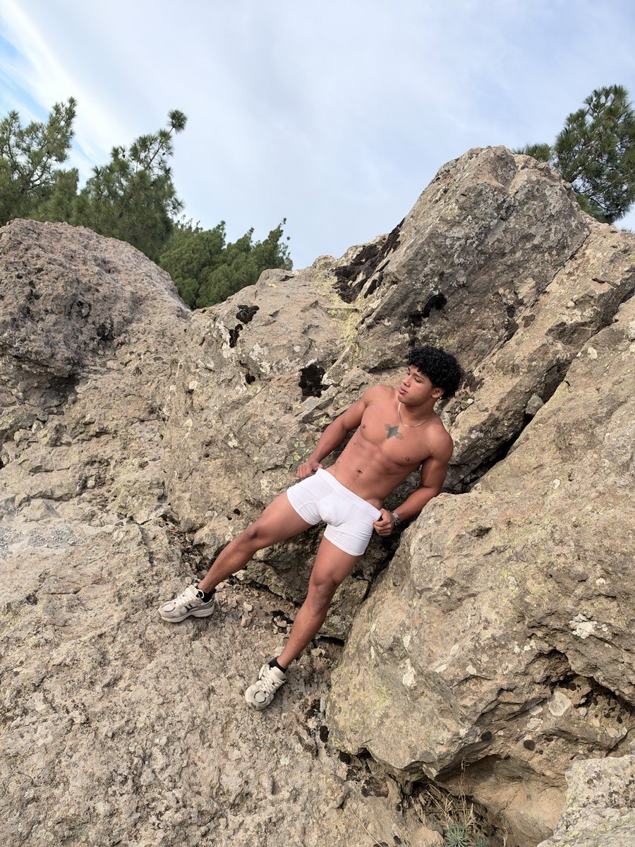 Jei_guanipa2's tweet photo. 😈 Cuatro fotos para empezar a calentar el ambiente… 🫦🔥 Hoy me dio por hacer algo diferente, lejos de lo habitual y sin tanta vergüenza. 👀❤️‍🔥

Esto es solo la antesala de lo que tengo preparado… 🤫💦 ¿Quién más tiene curiosidad por este lado salvaje mío? 😏 https://t.co/o5NY5tXKDe